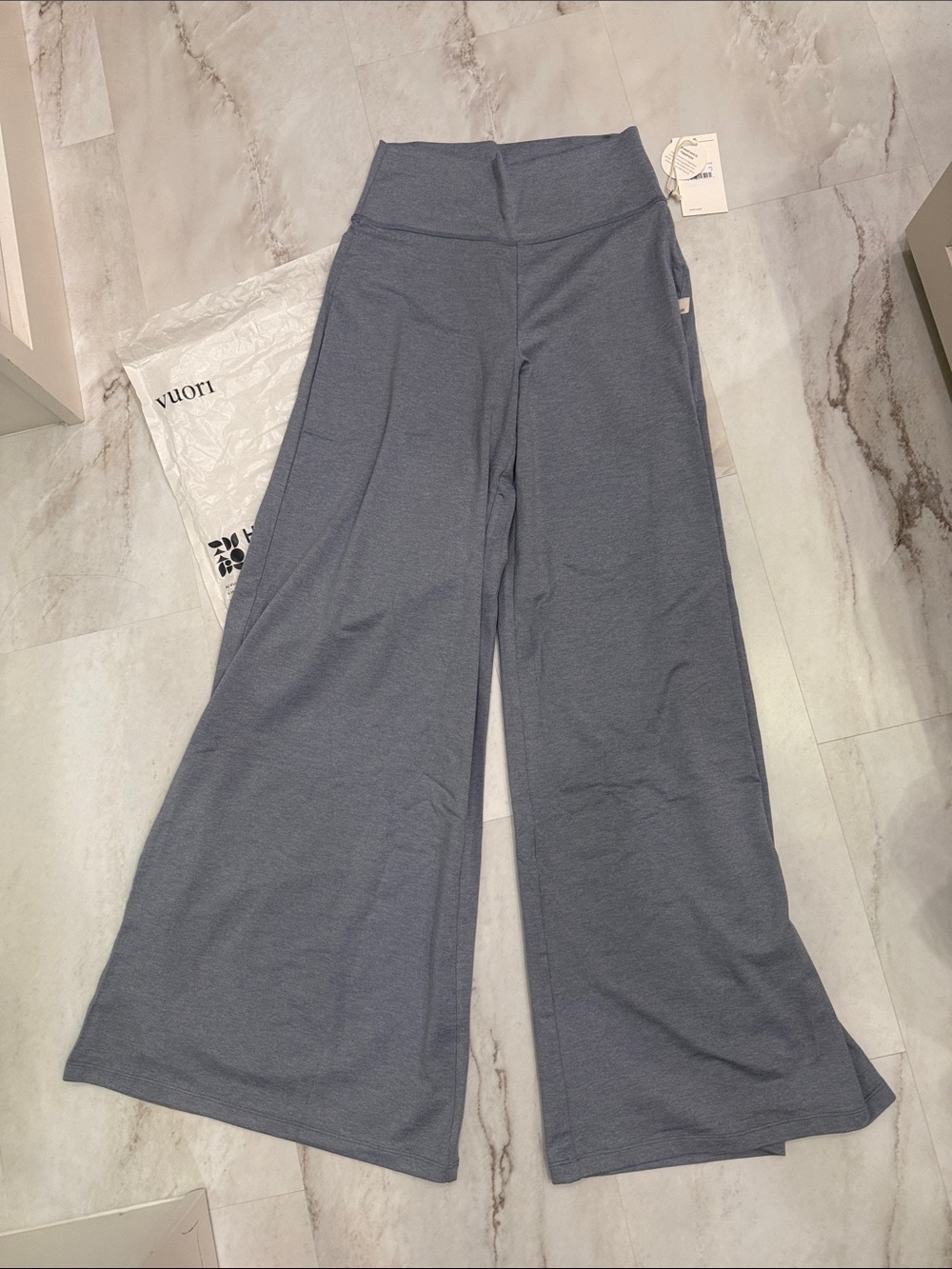 NWT Vuori Halo Easy Wideleg Pant (Long) in Coastal Fog Heather - Picture 6 of 7